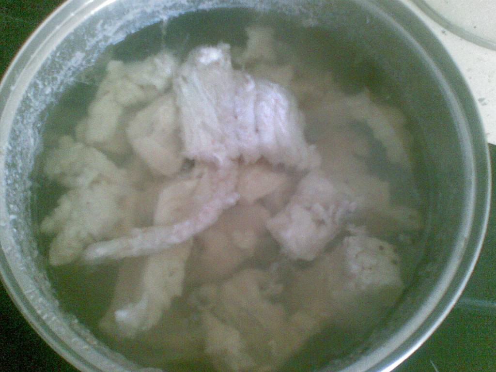 Parzymy dorsza w wywarze