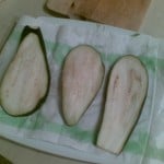 Osuszamy opłukane bakłażany