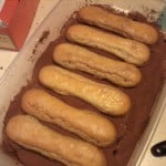 Układamy drugą warstwę biszkoptów